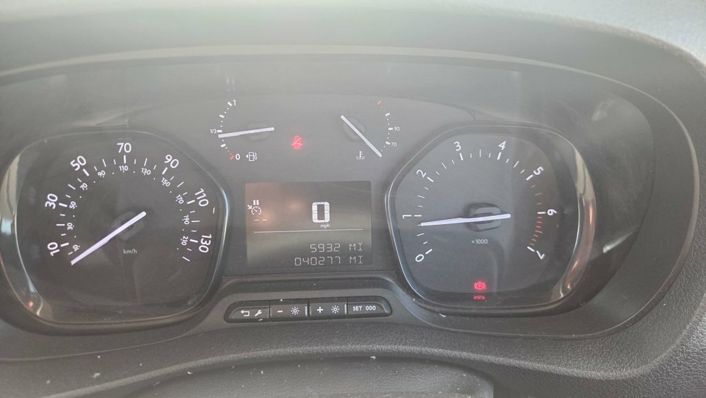 Vauxhall Vivaro 1.5L Dynamic 6Dr White #2