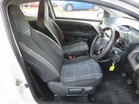 Peugeot 108 2016 66 1.0 White #6