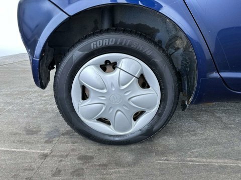 Toyota Yaris 1.3 Vvt-i 16V Cdx  #16