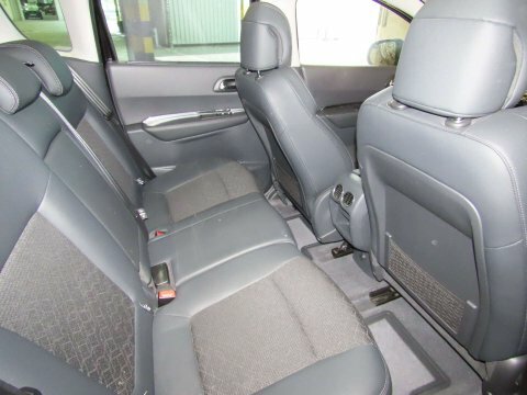 Peugeot 3008 3008 Active Blue Hdi Ss Black #10