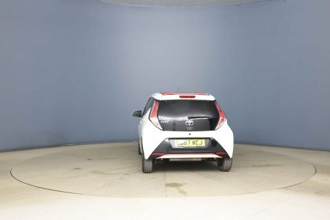 Toyota Aygo X -Press Vvt-i White #3