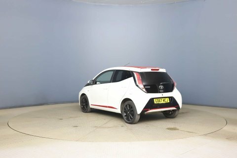 Toyota Aygo X -Press Vvt-i White #2