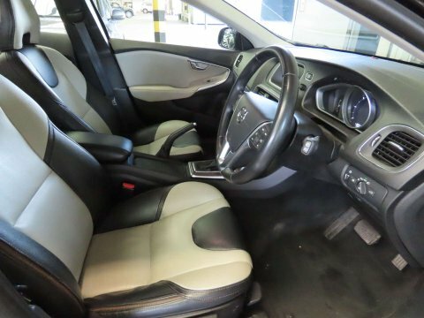 Volvo V40 Cross Country T3 Cross Country Pro Red #10