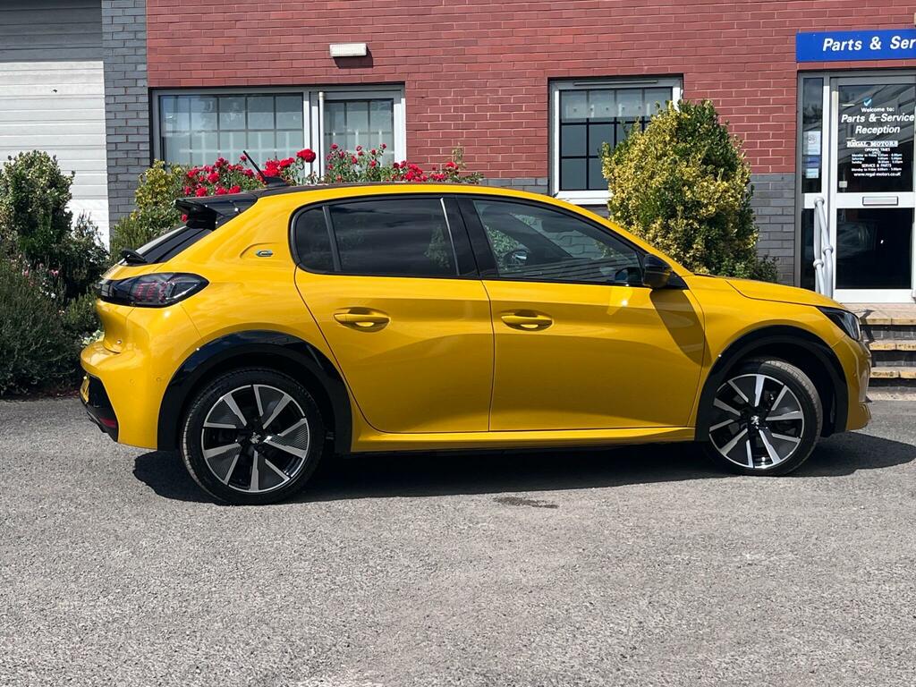 Peugeot e-208 50Kwh Allure Premium Hatchback Yellow #48