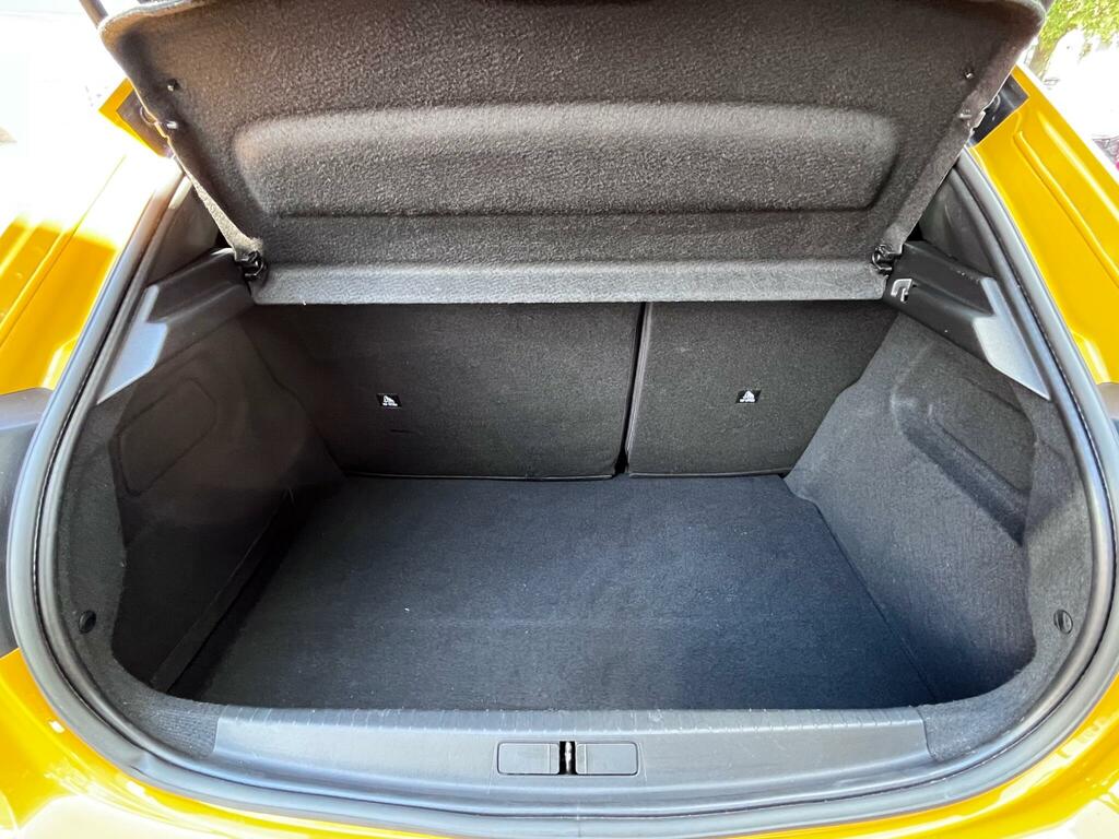 Peugeot e-208 50Kwh Allure Premium Hatchback Yellow #8