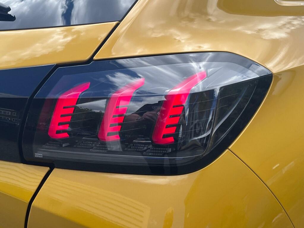 Peugeot e-208 50Kwh Allure Premium Hatchback Yellow #38