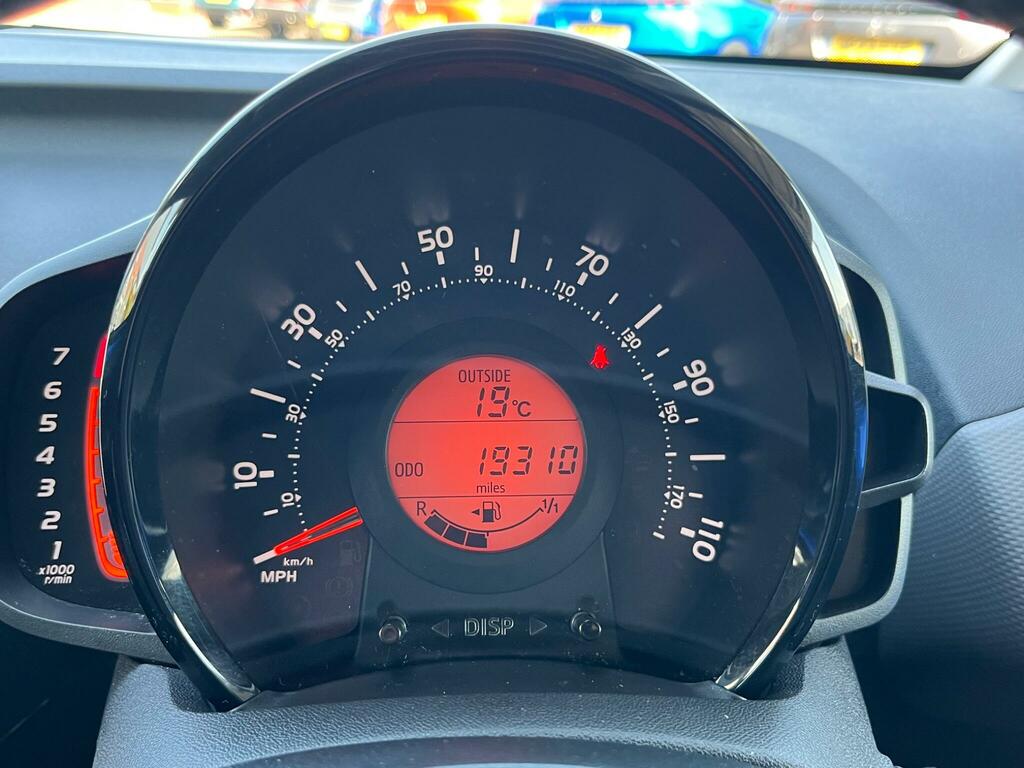 Peugeot 108 1.0 Allure Euro 6 Ss Red #39