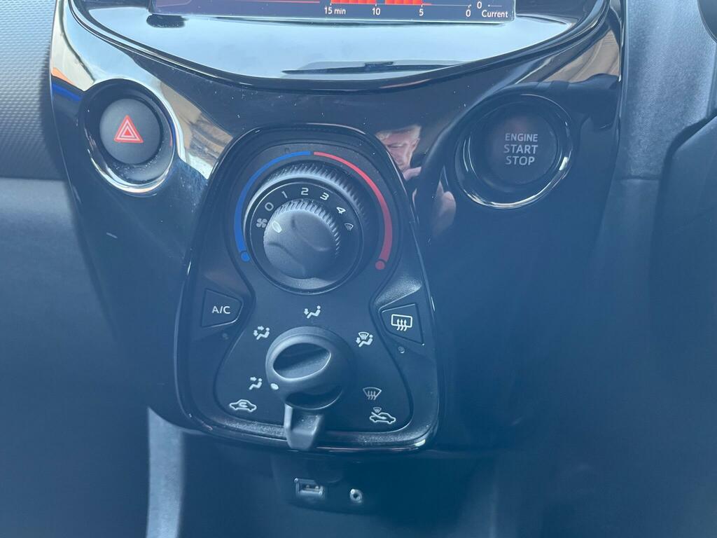 Peugeot 108 1.0 Allure Euro 6 Ss Red #28