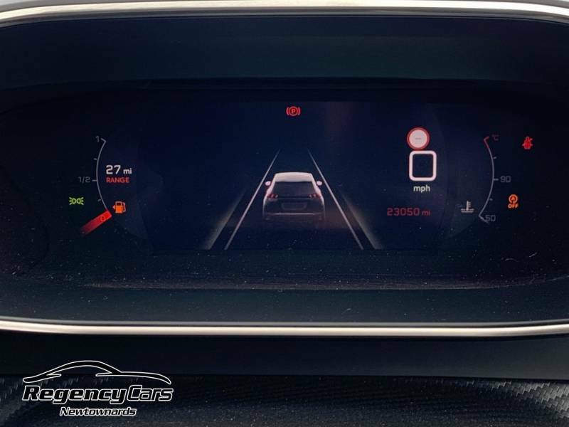 Peugeot 2008 1.2 Puretech Allure Premium Black #5