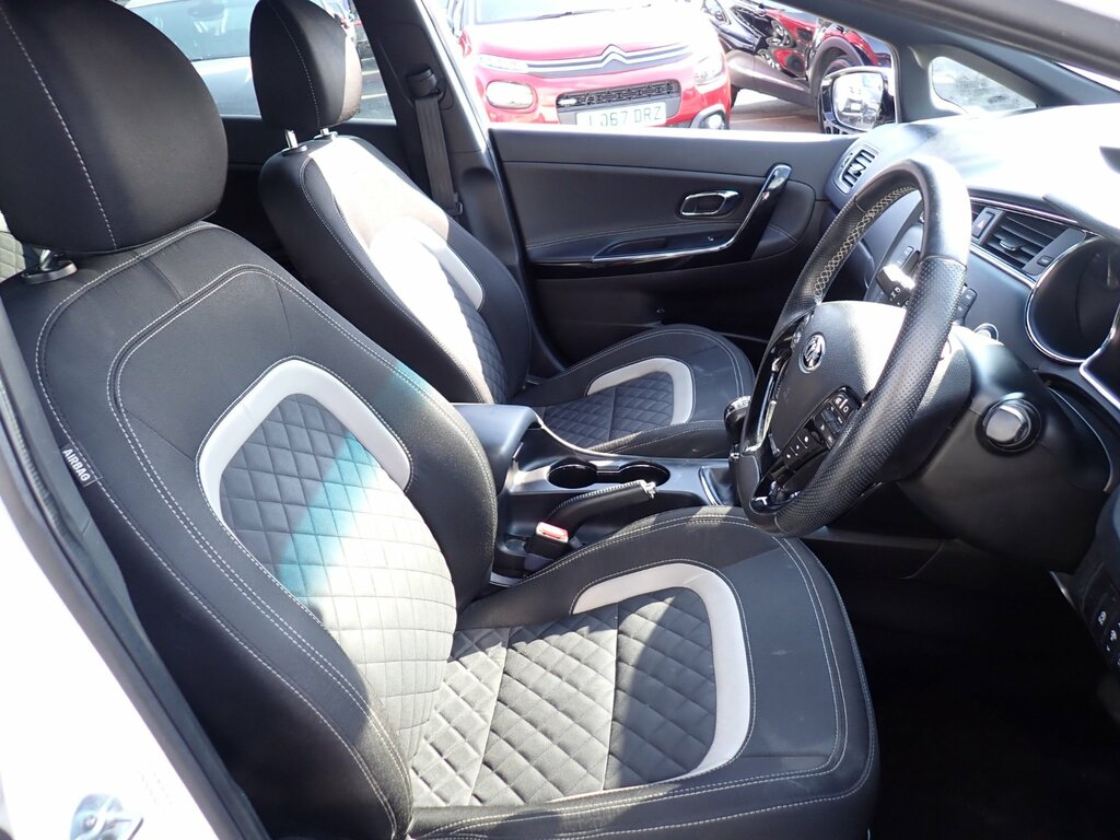 Kia Ceed 1.6 Crdi Gt-line Hatchback Euro White #3