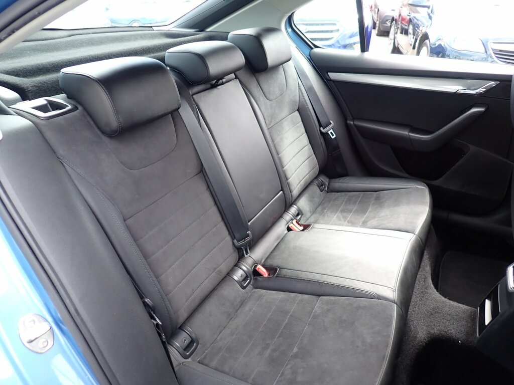 Skoda Octavia 2.0 Tdi Cr Vrs 184Bhp 5-Dr Estate Black #23