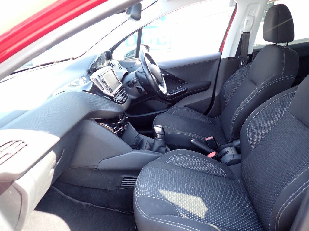 Peugeot 208 1.2 Puretech Tech Edition Hatchback Man Red #3