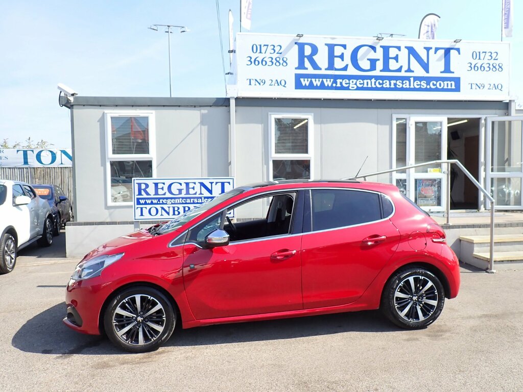Peugeot 208 1.2 Puretech Signature Hatchback White #7