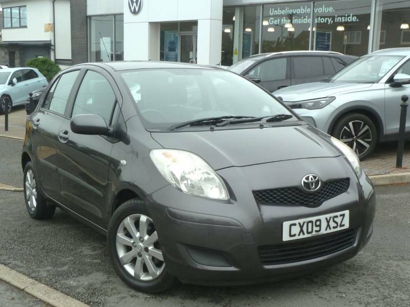 Toyota Yaris 1.33 Vvt-i Tr 6-Sp 101Ps Low Tax Grey #3