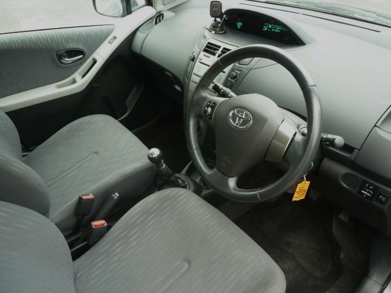 Toyota Yaris Hatchback 1.0 Vvt-i Tr 200959 Red #12