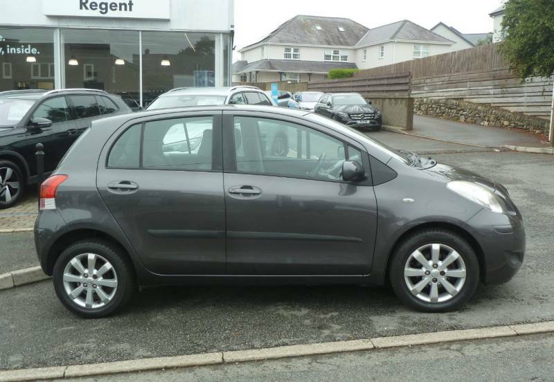 Toyota Yaris Hatchback 1.0 Vvt-i Tr 200959 Red #10
