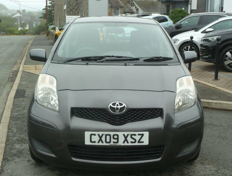 Toyota Yaris 1.33 Vvt-i Tr 6-Sp 101Ps Low Tax Grey #4