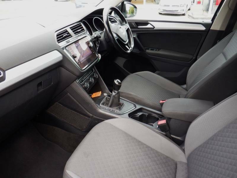 Volkswagen Tiguan 2.0 Tdi 150 Match Black #2