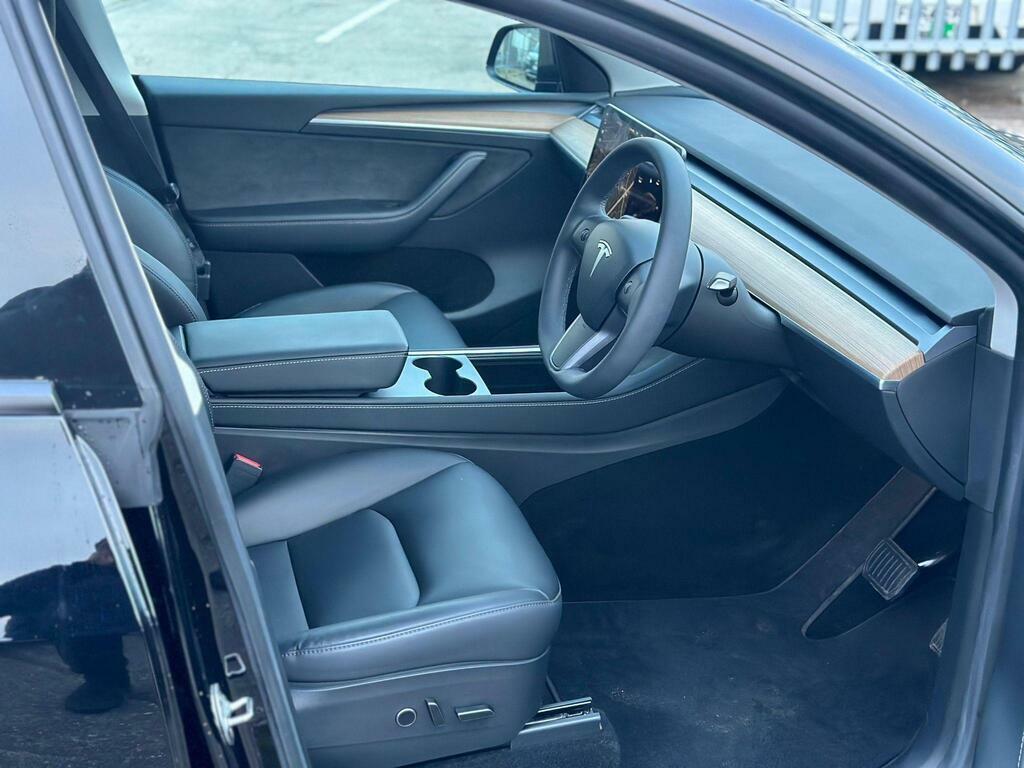 Tesla Model Y Rwd LG24XAA Black #5
