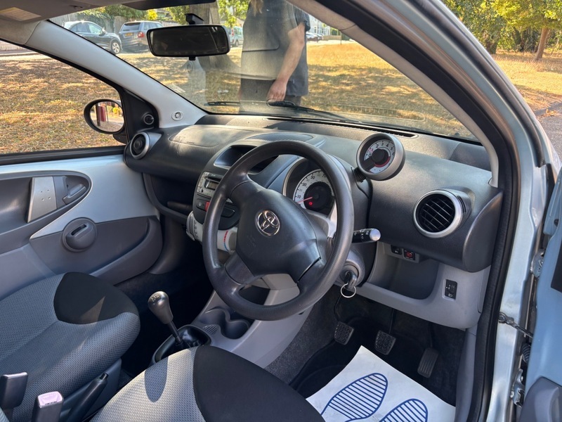 Toyota Aygo 1.0 Vvt-i Black Euro 4 Black #11
