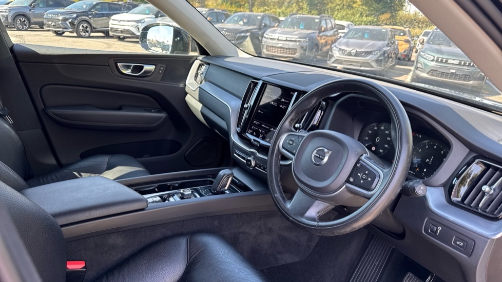 Volvo XC60 2.0 B5 Mhev Momentum Awd Euro 6 Ss  #5