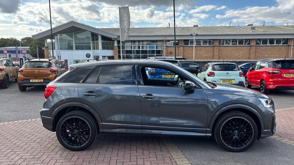 Audi Q2 Audi Q2 30 Tfsi Black Edition Grey #2