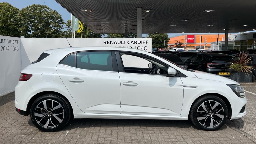 Renault Megane Renault Megane 1.3 Tce Iconic White #2