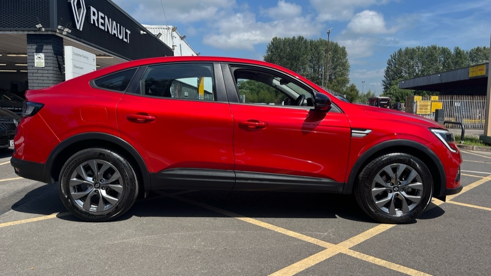 Renault Arkana Renault Arkana 1.6 E-tech Fhev 145 Evolution A Red #2