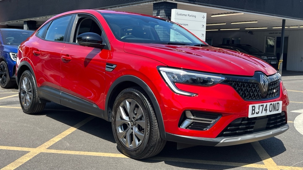Renault Arkana Renault Arkana 1.6 E-tech Fhev 145 Evolution A Red