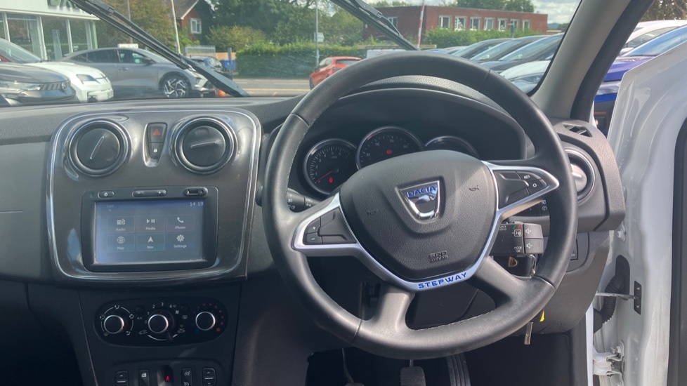 Dacia Logan Stepway  White #7