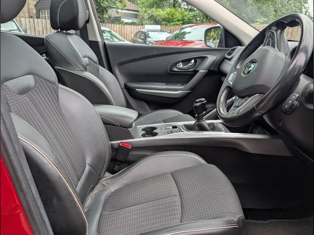 Renault Kadjar 1.5 Dci Signature Nav Euro 6 Ss Red #3