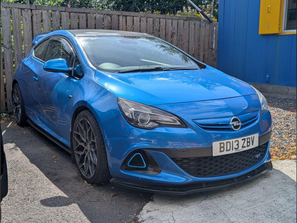 Vauxhall Astra Sports Tourer 2.0 Cdti Se Red #1