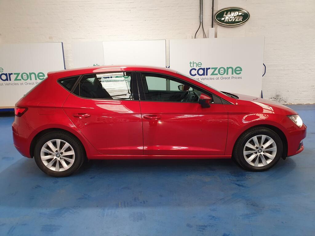 Seat Leon Hatchback CX69KWE Red #2