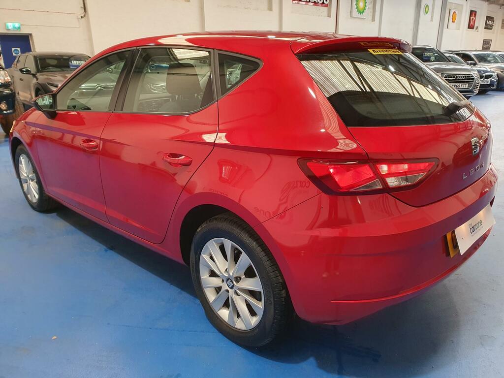 Seat Leon Hatchback CX69KWE Red #5