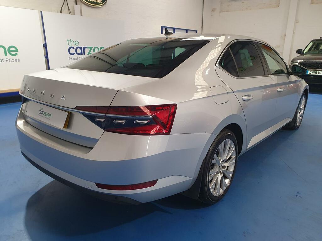 Skoda Superb Hatchback #3