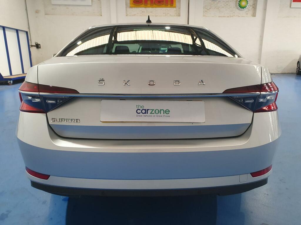 Skoda Superb Hatchback #4