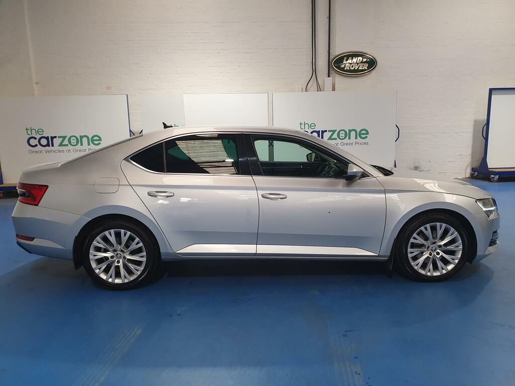 Skoda Superb Hatchback #2