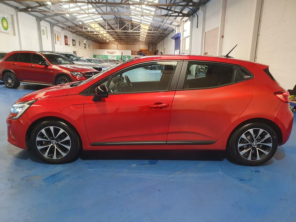 Renault Clio Hatchback #6
