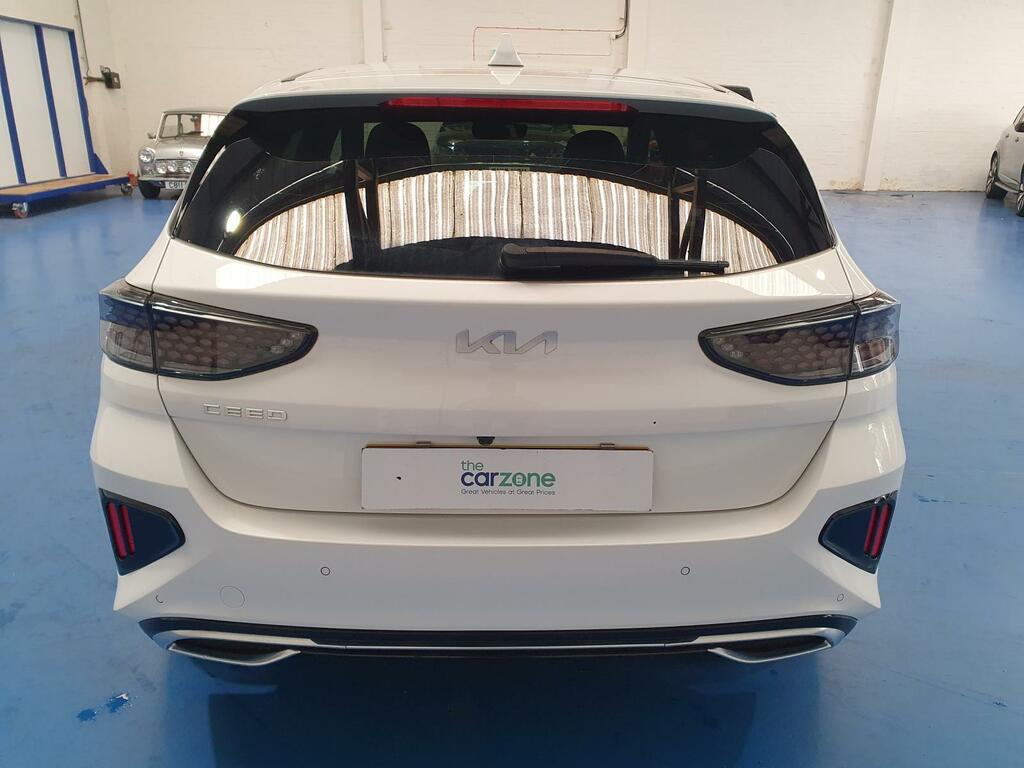 Kia Ceed Hatchback  #4