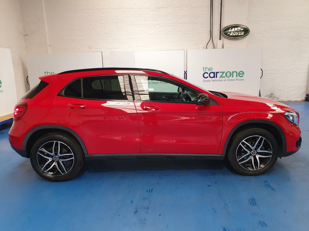 Mercedes-Benz GLA Class Estate  #2