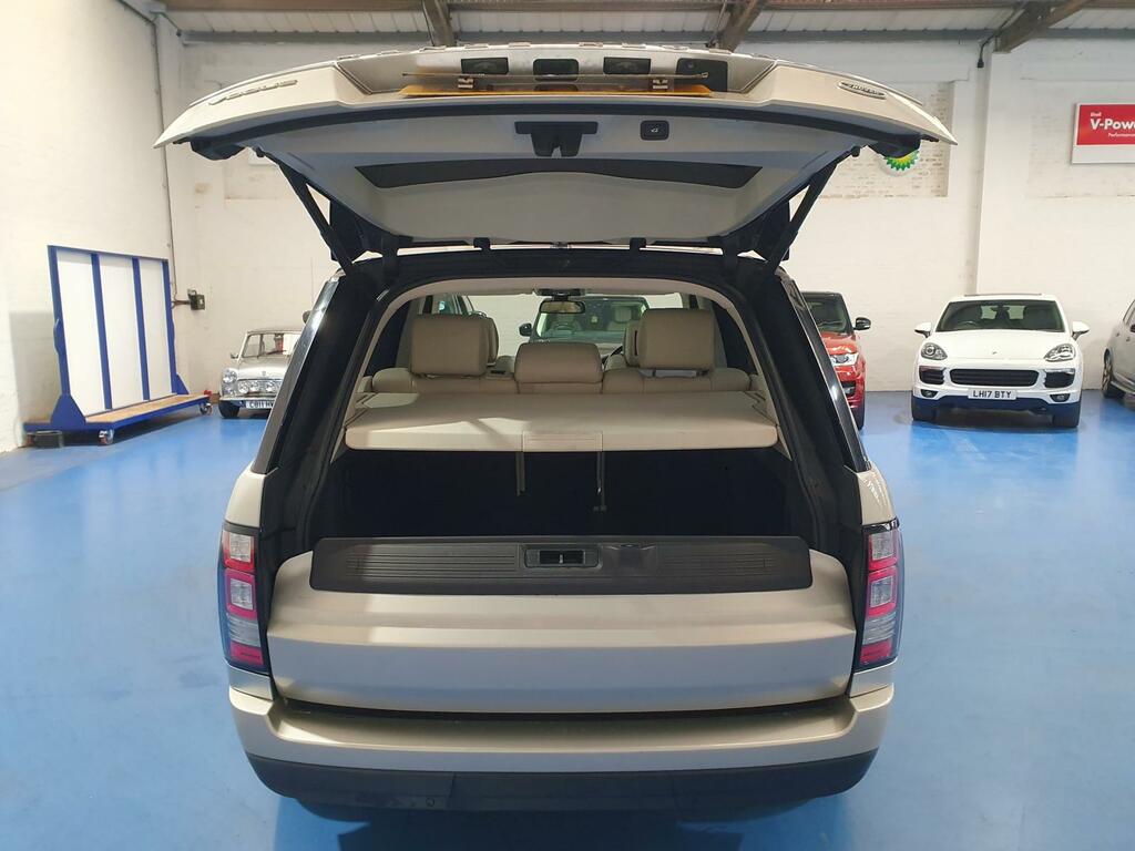 Land Rover Range Rover Estate #5