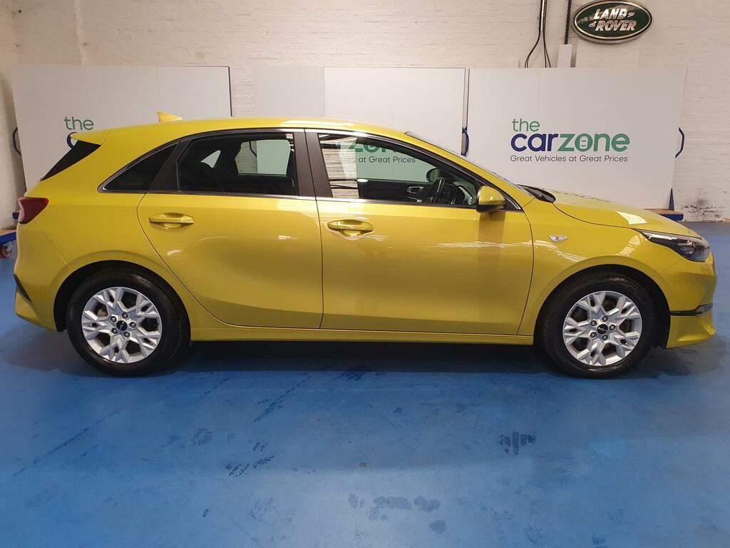 Kia Ceed Hatchback SV23XFR  #2