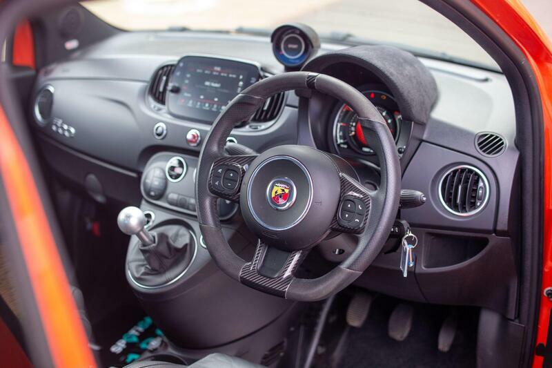 Abarth 695 1.4 T-jet Turismo Hatchback Euro YE73KFO Orange #3