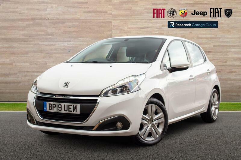 Peugeot 208 1.2 Puretech Active Euro 6 Ss White #2