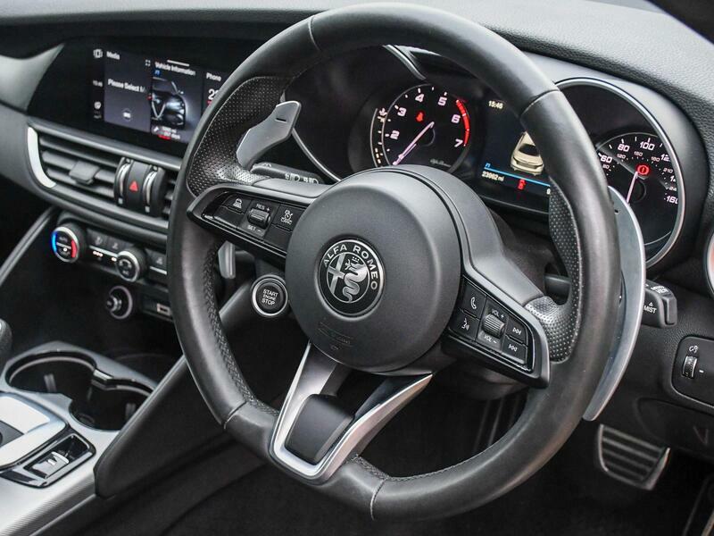 Alfa Romeo Giulia 2.0T Estrema Euro 6 Ss Black #19