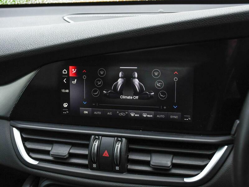 Alfa Romeo Giulia 2.0T Estrema Euro 6 Ss Black #16