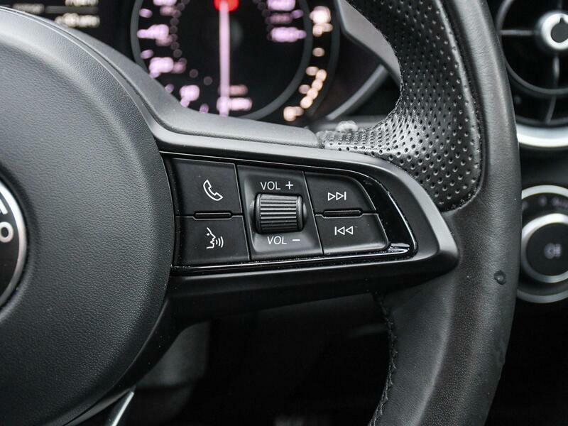 Alfa Romeo Giulia 2.0T Estrema Euro 6 Ss Black #10