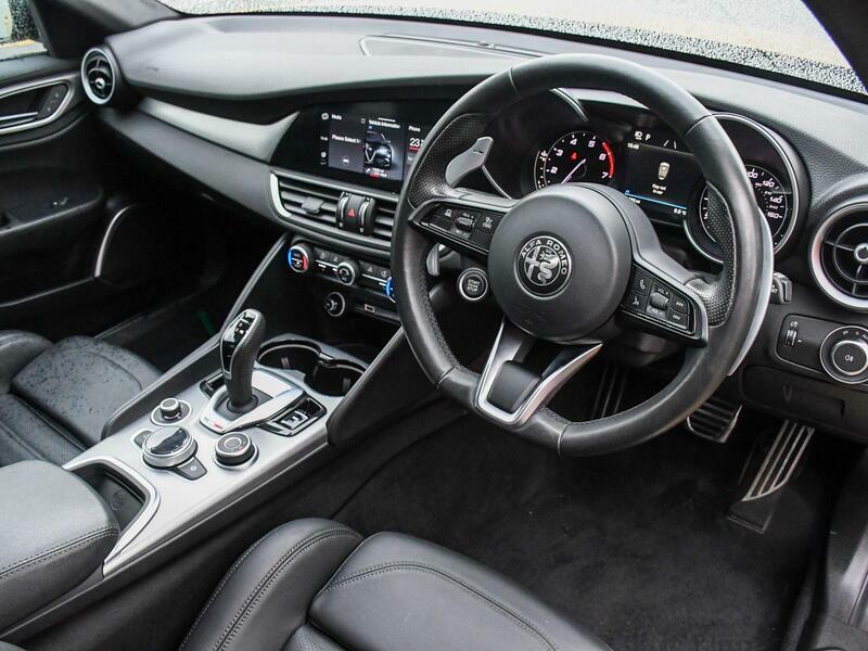 Alfa Romeo Giulia 2.0T Estrema Euro 6 Ss Black #18