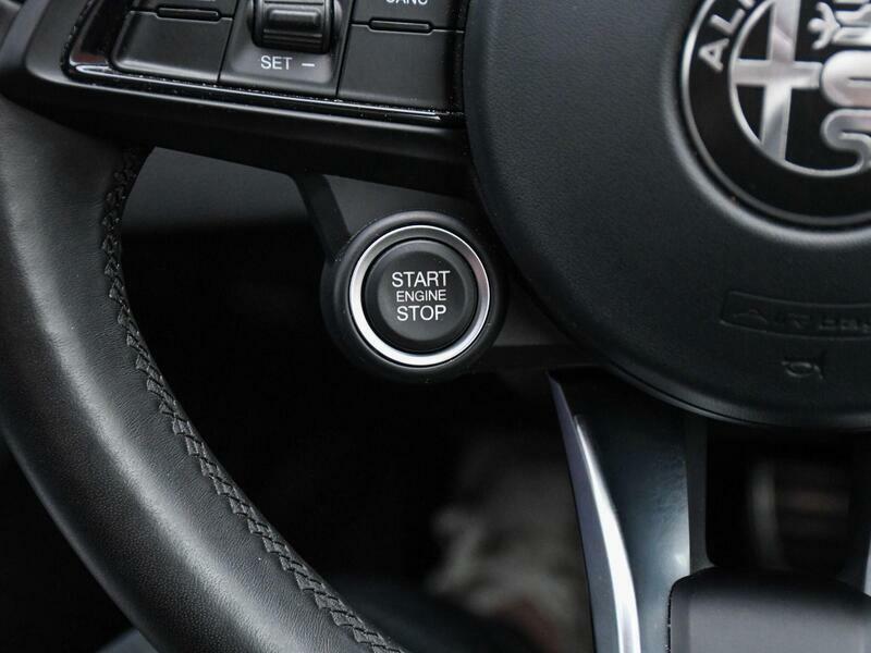 Alfa Romeo Giulia 2.0T Estrema Euro 6 Ss Black #11