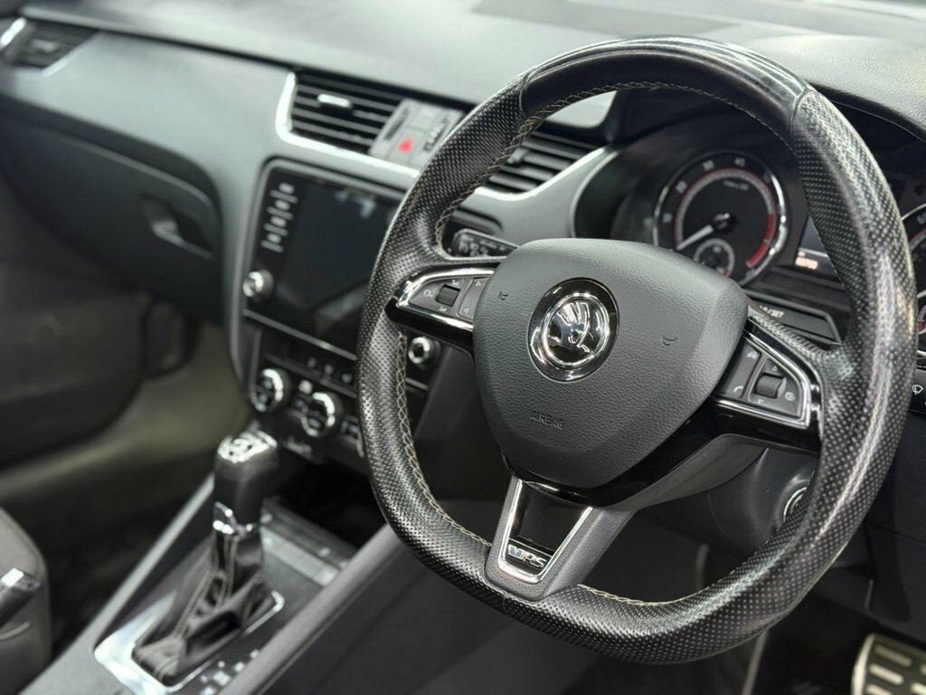 Skoda Octavia 2L Vrs White #6